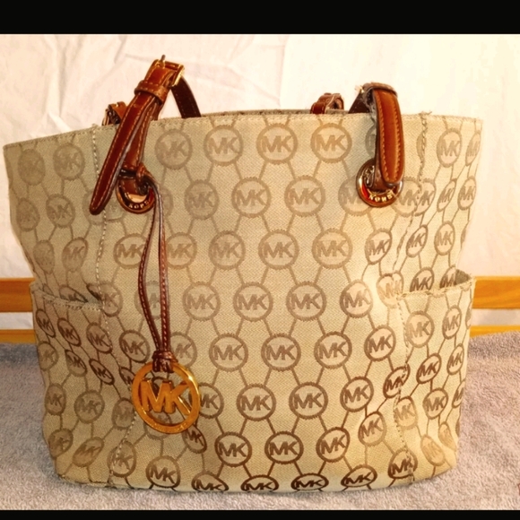 Michael Khors Purse - Picture 1 of 4